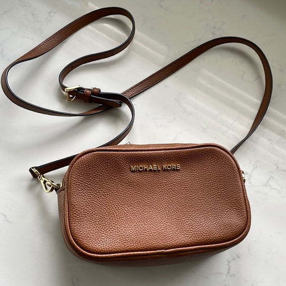 Michael Kors double zipper Jet set pebbled leather Crossbody bag nwot - Picture 3 of 17